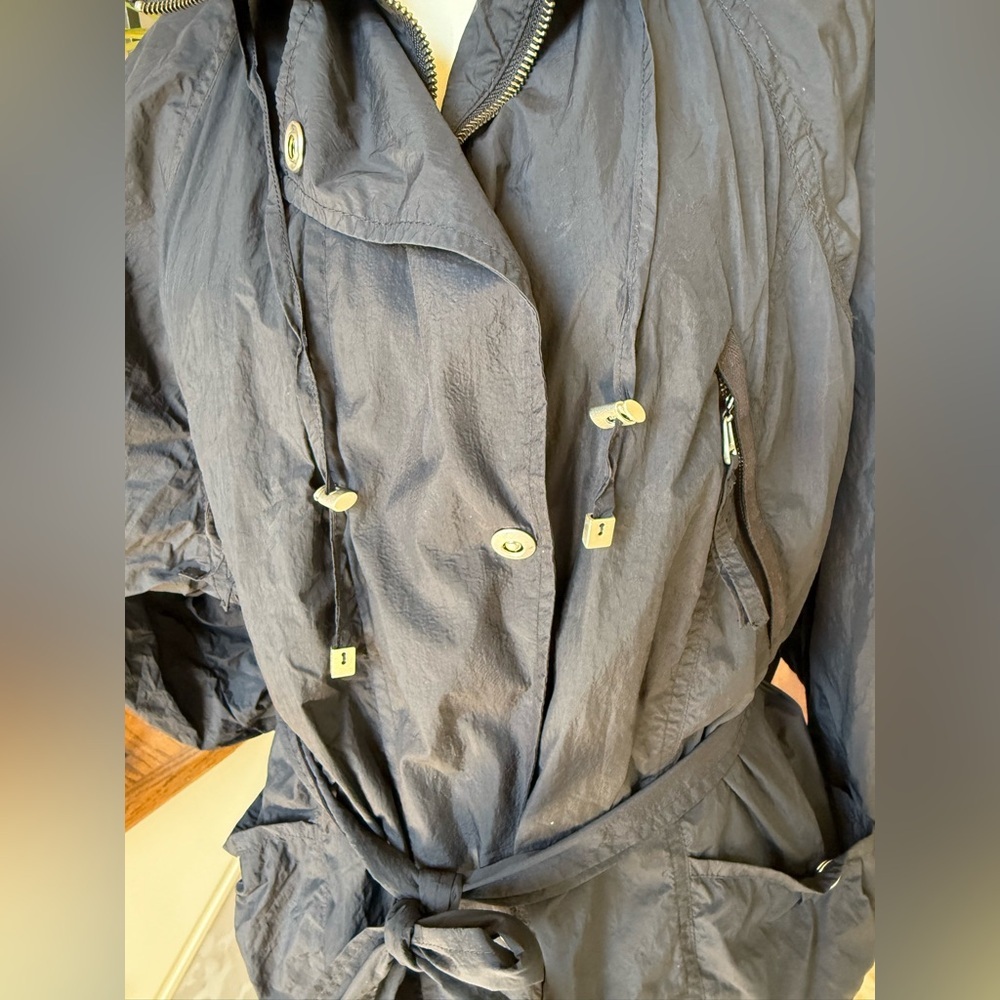 COLE HAAN ladies, packable, black rain, jacket size medium excellent condition - Picture 6 of 13